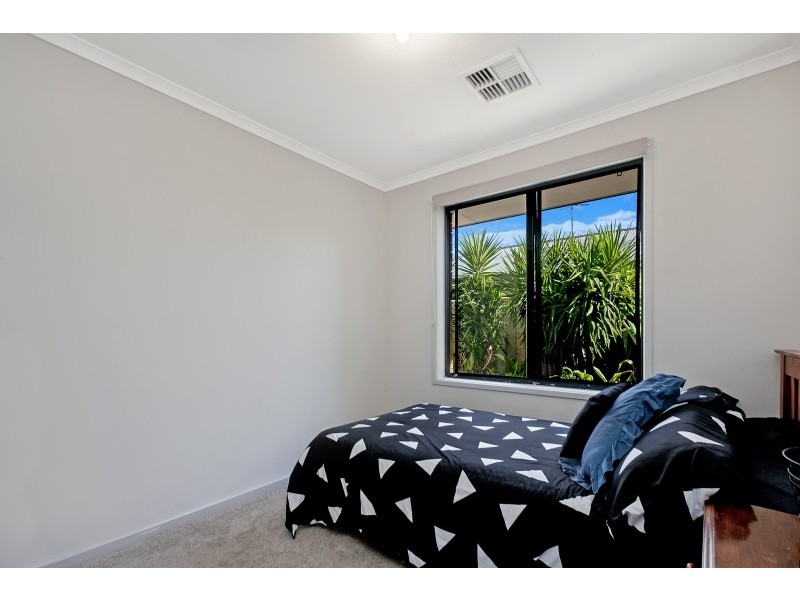 12 McGonigal Drive, Willaston SA 5118