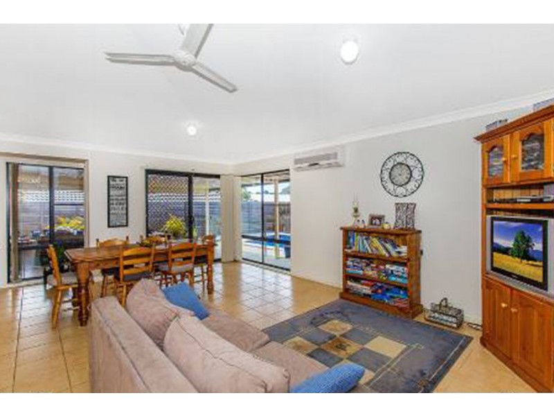 8 Urunga Drive, Pottsville NSW 2489