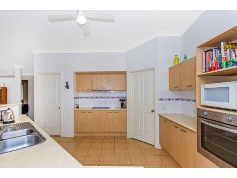 8 Urunga Drive, Pottsville NSW 2489