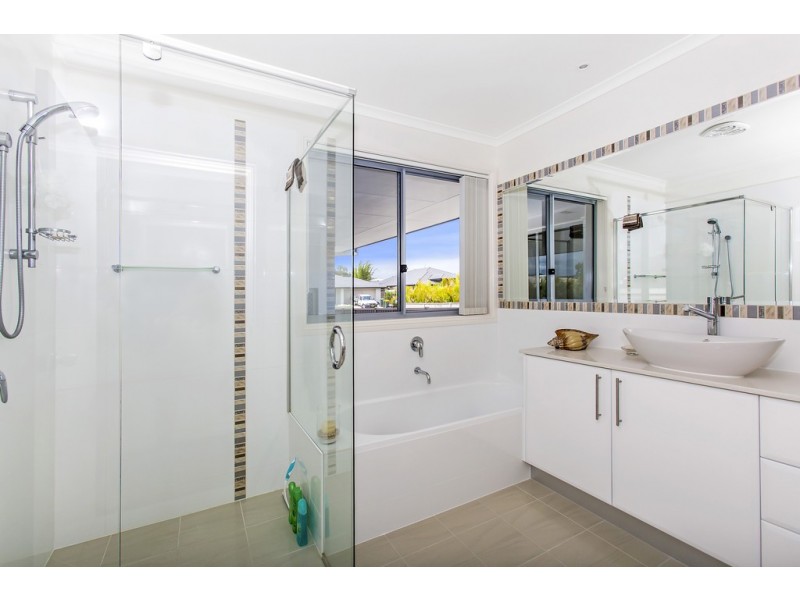 81 Lennox Circuit, Pottsville NSW 2489