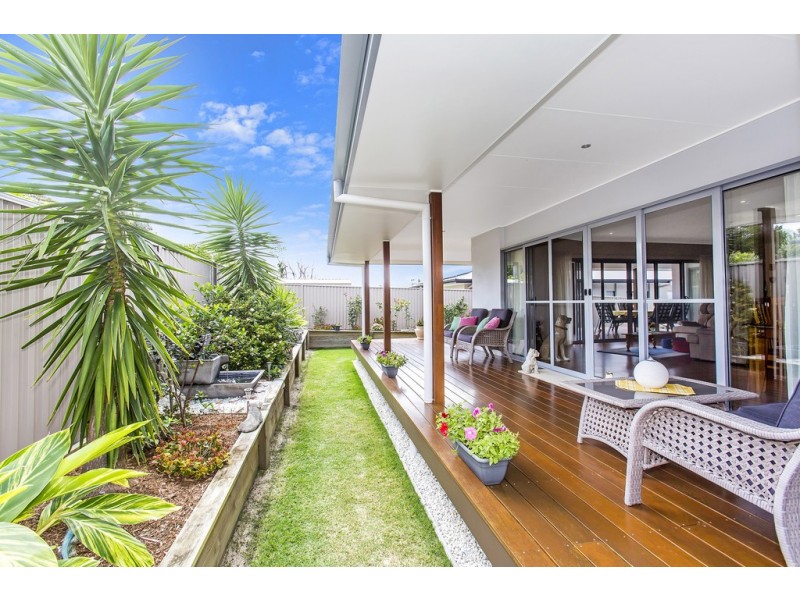 81 Lennox Circuit, Pottsville NSW 2489