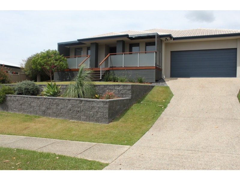 27 LENNOX CIRCUIT, Pottsville NSW 2489