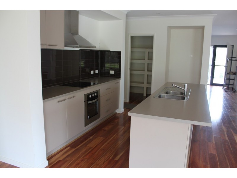 27 LENNOX CIRCUIT, Pottsville NSW 2489