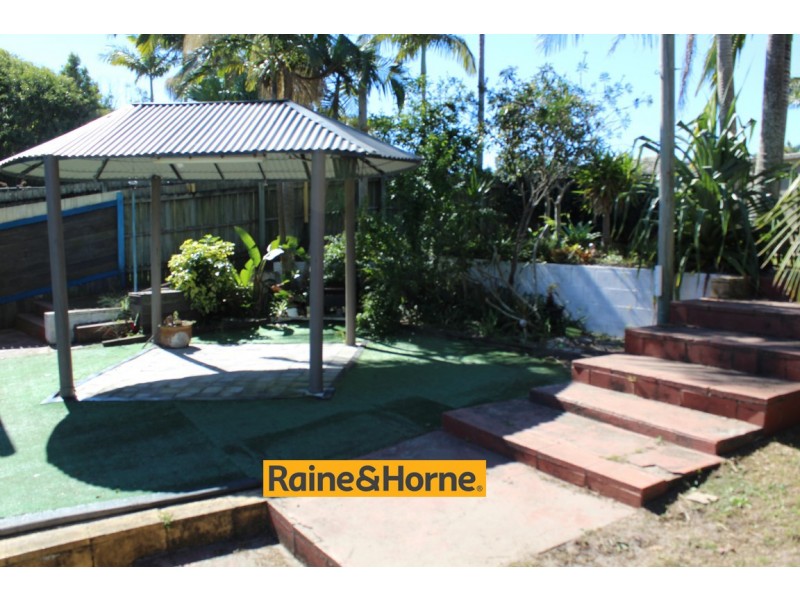 6 Caroline Street, Pottsville NSW 2489