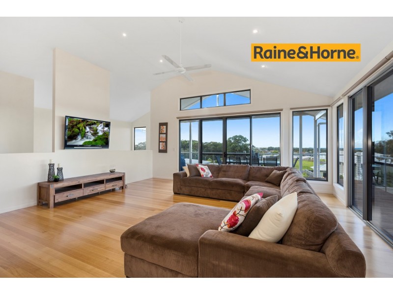 13 Woodfull Crescent, Pottsville NSW 2489