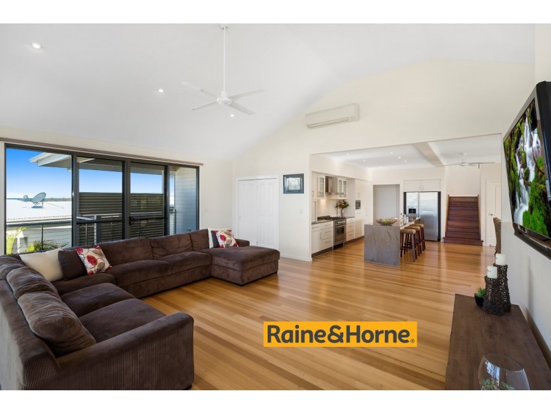 13 Woodfull Crescent, Pottsville NSW 2489