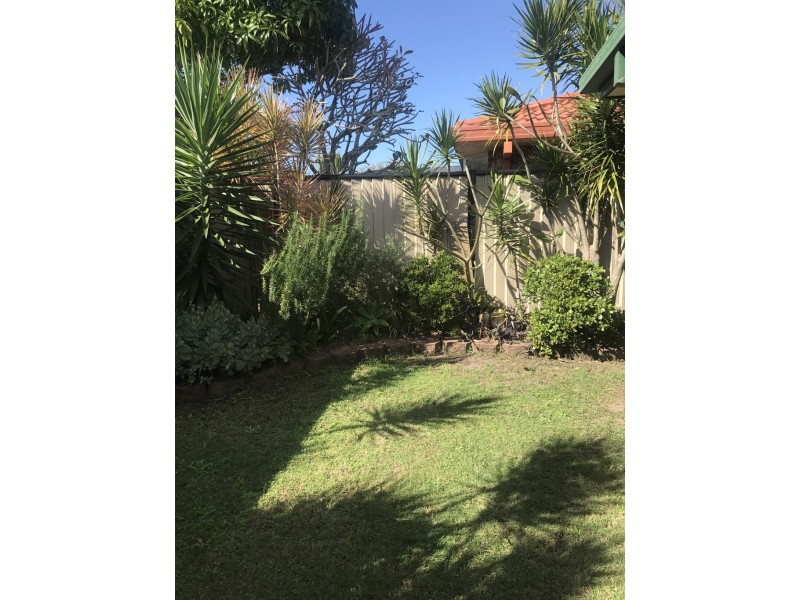 2/21 Victoria Avenue, Pottsville NSW 2489