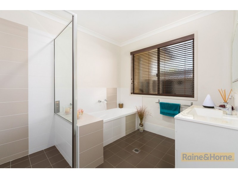 5 Woodfull Crescent, Pottsville NSW 2489