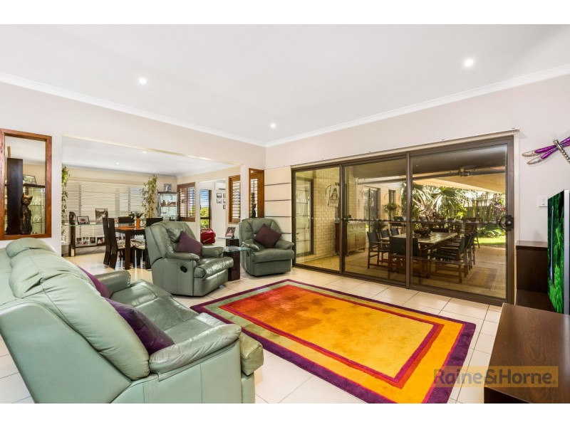 5 Woodfull Crescent, Pottsville NSW 2489