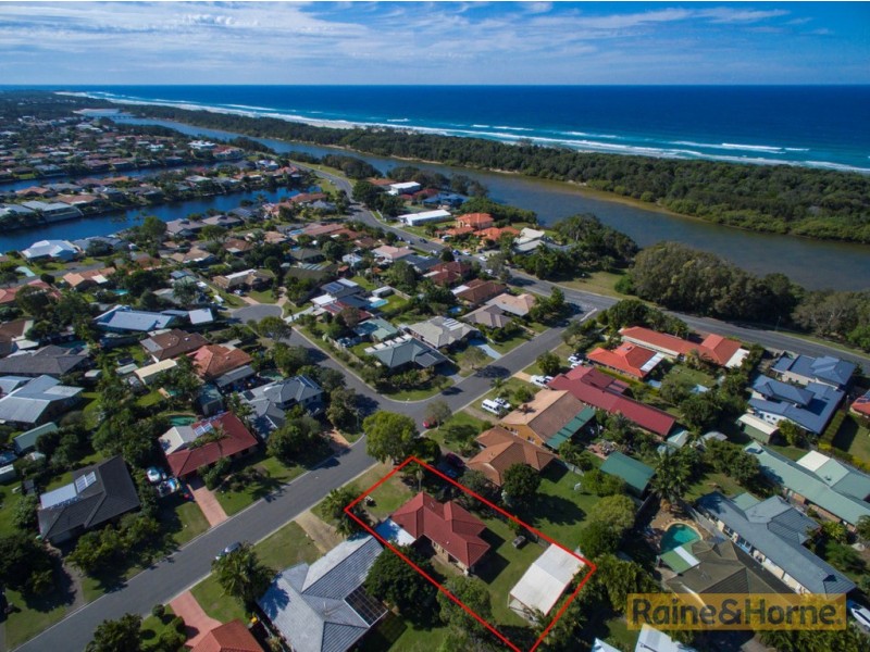 12 Buckingham Drive, Pottsville NSW 2489