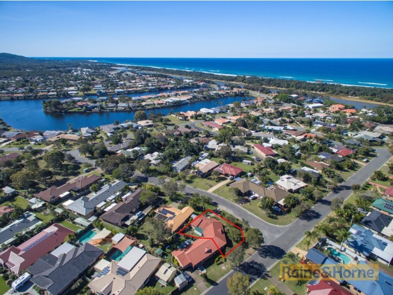 1/2 Edward Avenue, Pottsville NSW 2489