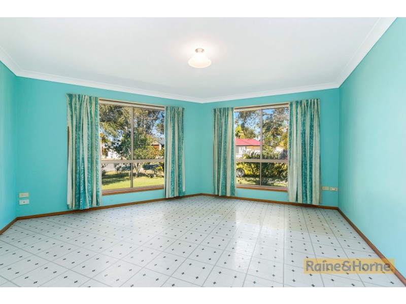 1/2 Edward Avenue, Pottsville NSW 2489