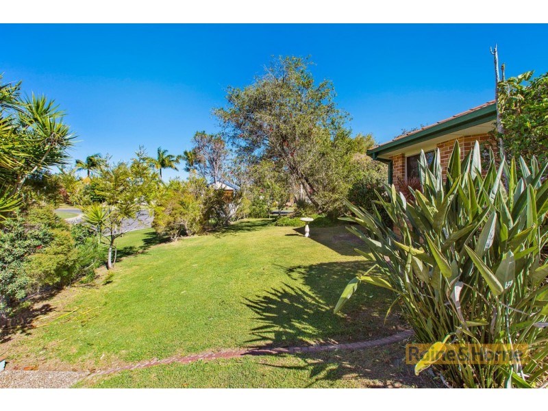 1/2 Edward Avenue, Pottsville NSW 2489