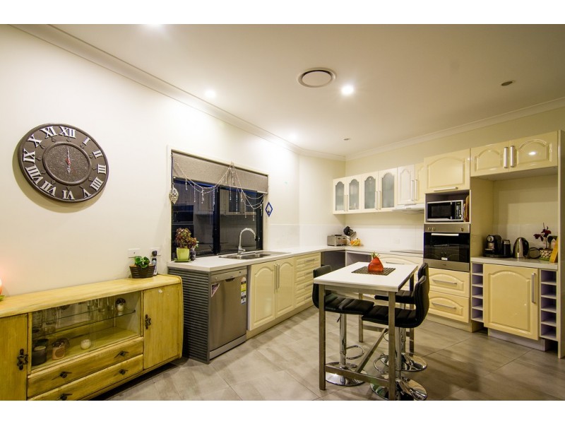 38 LOMANDRA AVENUE, Pottsville NSW 2489