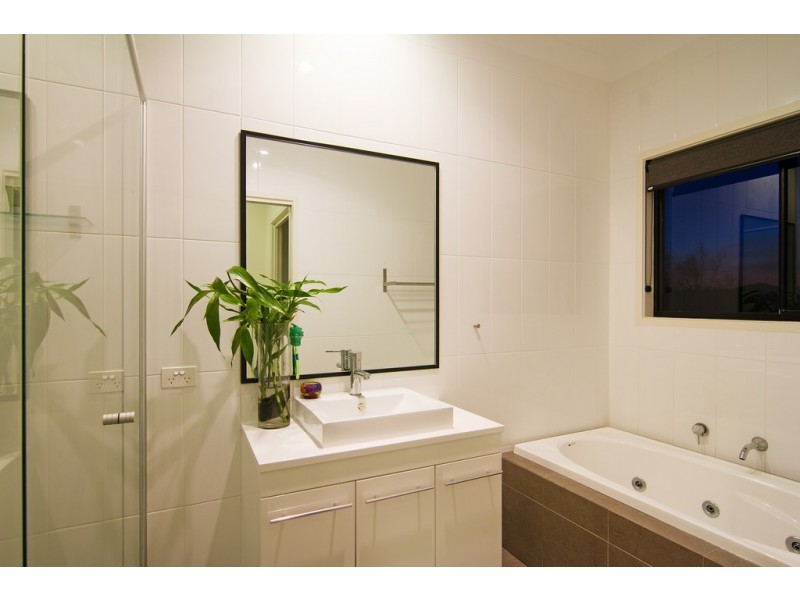 38 LOMANDRA AVENUE, Pottsville NSW 2489