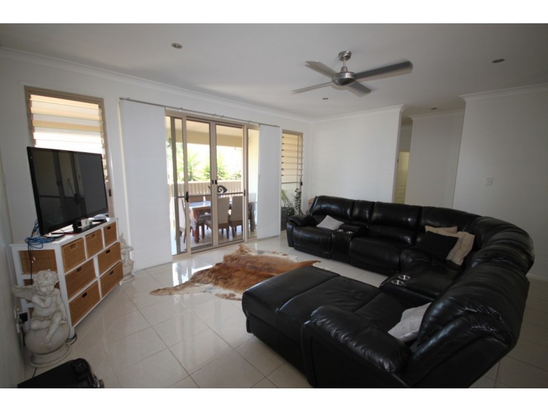 2 / 27 Newcastle Drive, Pottsville NSW 2489