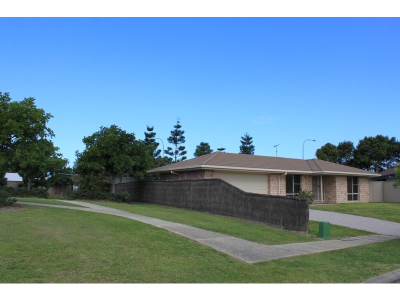 15 Newcastle Drive, Pottsville NSW 2489