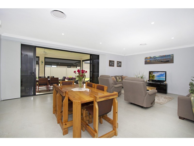 2 Lindwall Avenue, Pottsville NSW 2489