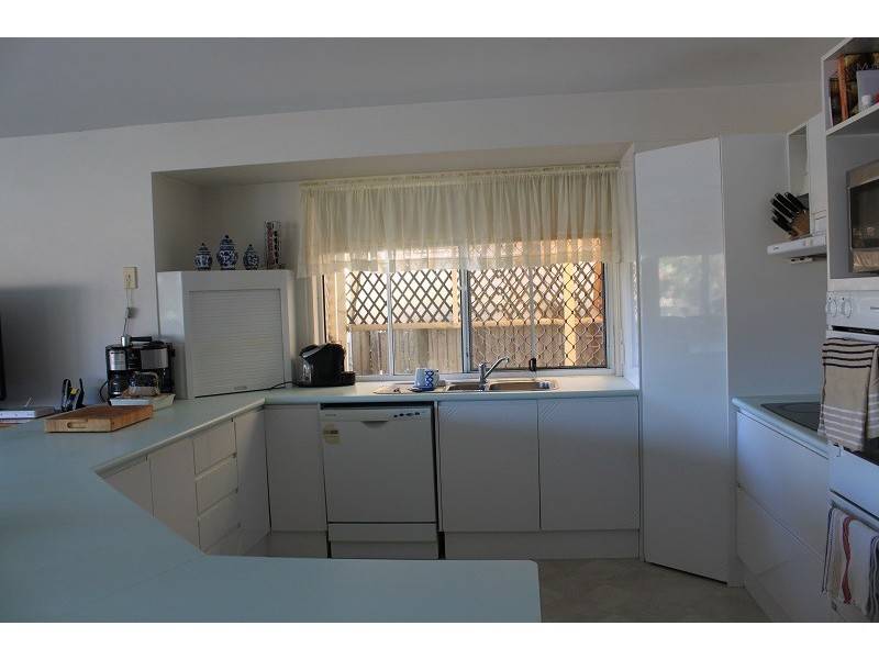 8 Edinburgh Ave, Pottsville NSW 2489