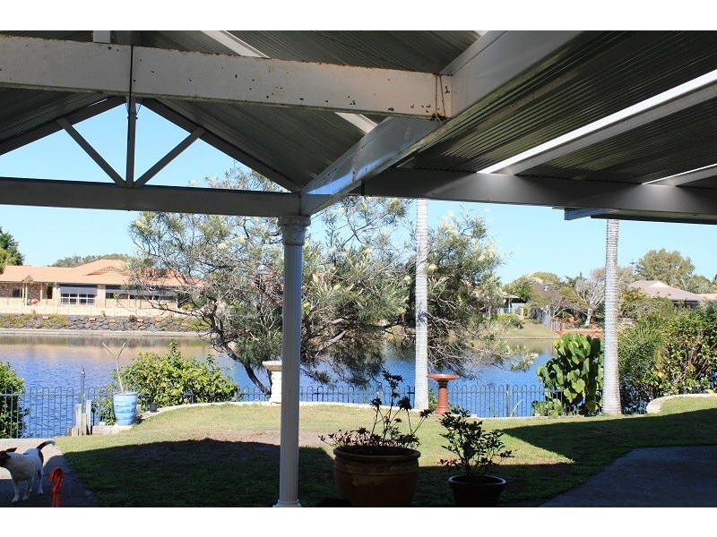 8 Edinburgh Ave, Pottsville NSW 2489