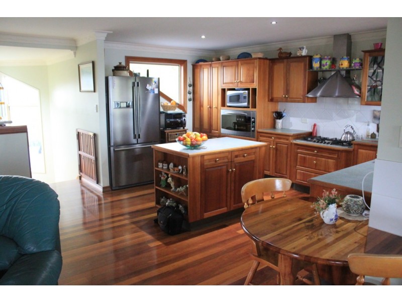 4 Bottlebrush Drive, Pottsville NSW 2489