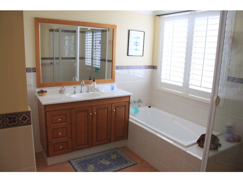 4 Bottlebrush Drive, Pottsville NSW 2489