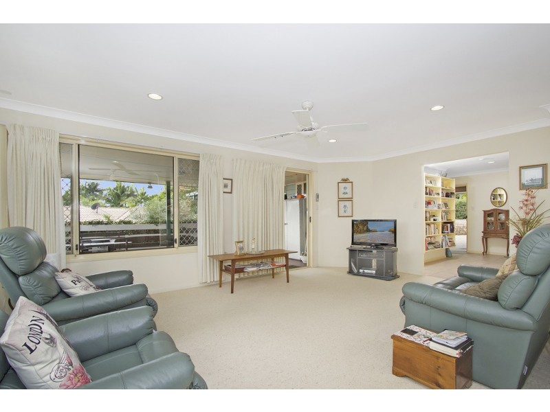 4 Clonakilty Close, Banora Point NSW 2486