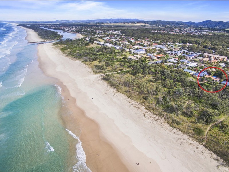 16 Surfside Crescent, Pottsville NSW 2489