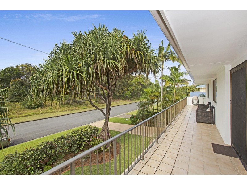 16 Surfside Crescent, Pottsville NSW 2489