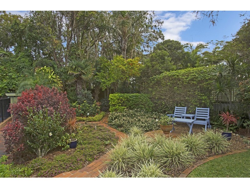 16 Surfside Crescent, Pottsville NSW 2489