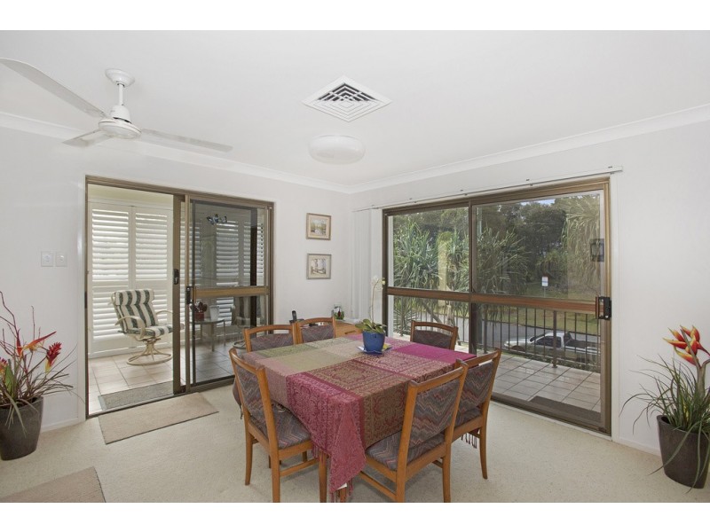 16 Surfside Crescent, Pottsville NSW 2489