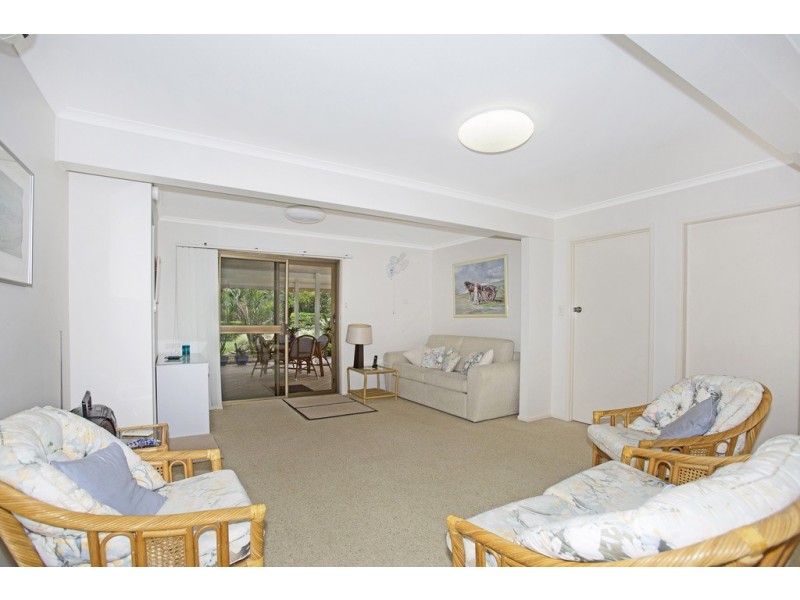 16 Surfside Crescent, Pottsville NSW 2489