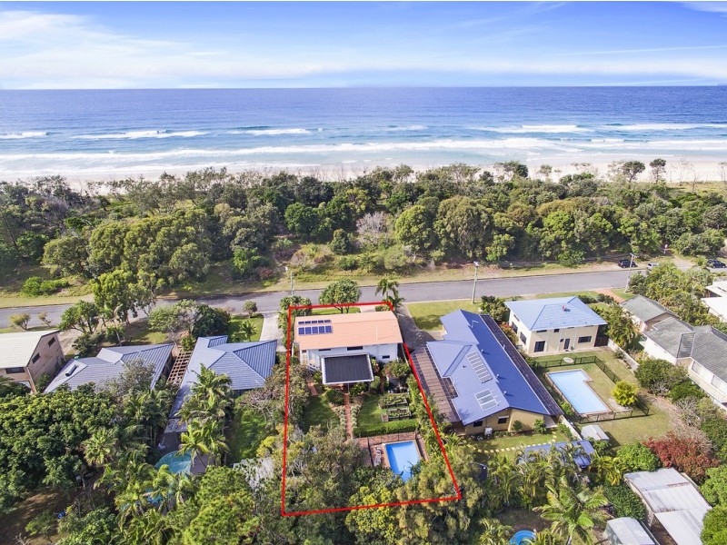 16 Surfside Crescent, Pottsville NSW 2489
