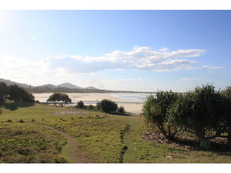 12 Young Street, Hastings Point NSW 2489