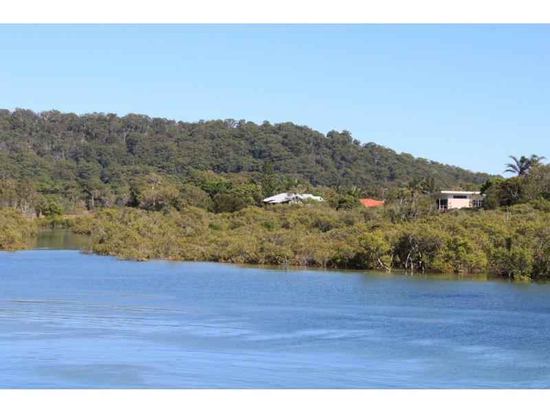 18 Creek Street, Hastings Point NSW 2489