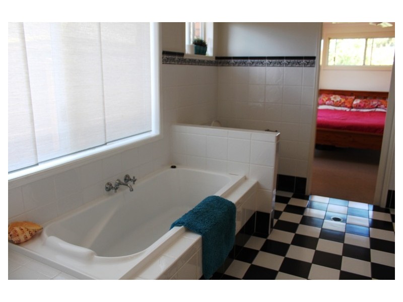 4 Andrew Avenue, Pottsville NSW 2489