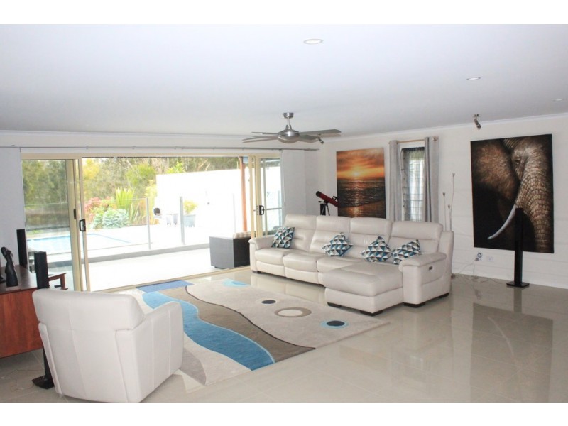 2 Caroline Street, Pottsville NSW 2489