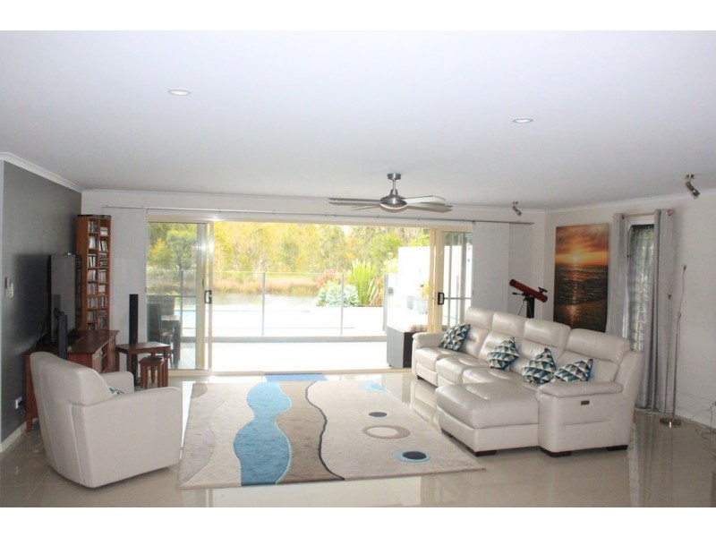 2 Caroline Street, Pottsville NSW 2489