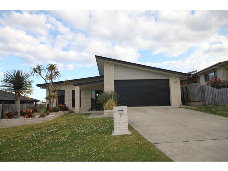 3 Woodfull Cres, Pottsville NSW 2489