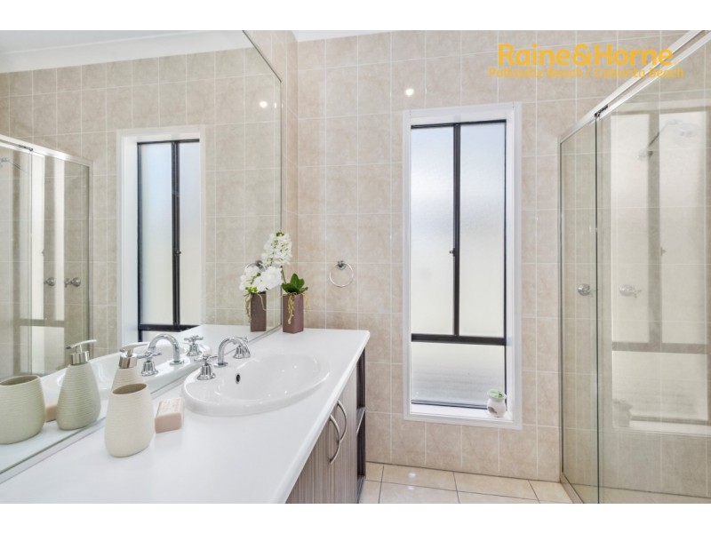 18 Marina Parade, Jacobs Well QLD 4208