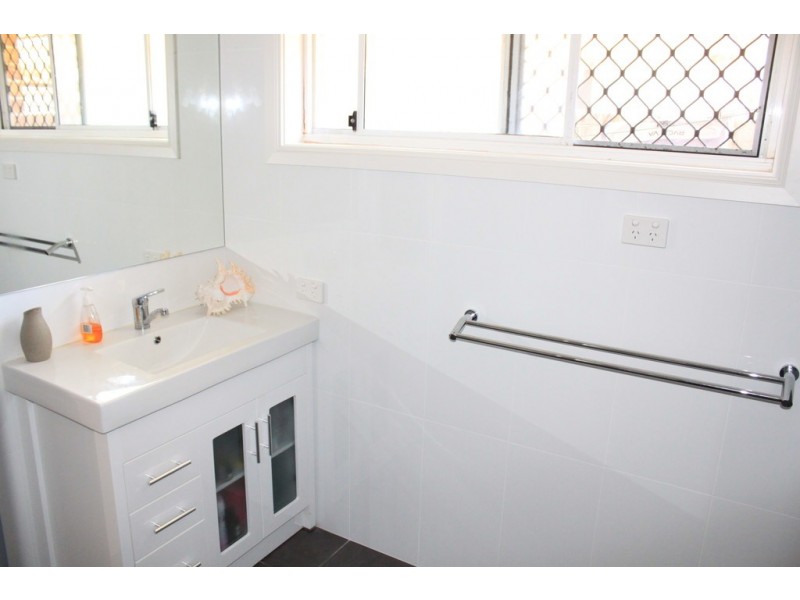 77 Andrew Avenue, Pottsville NSW 2489