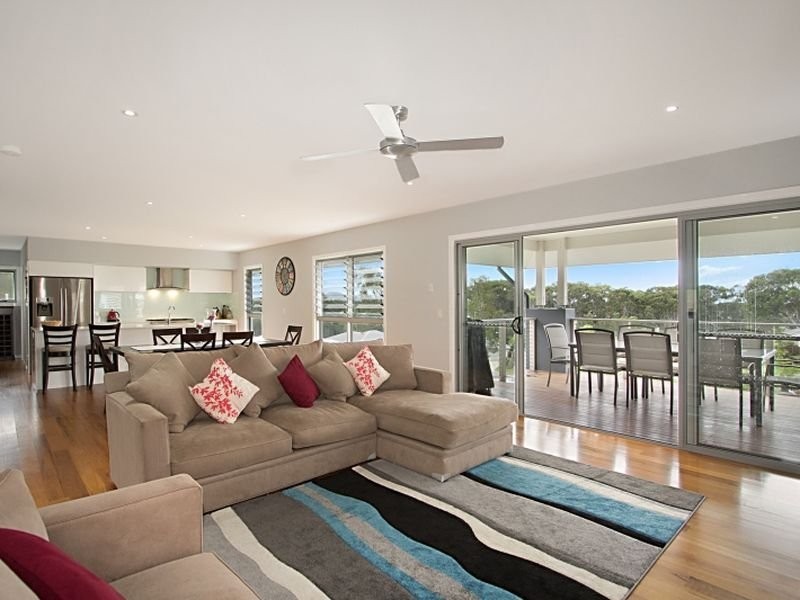 19 Woodfull Crescent, Pottsville NSW 2489