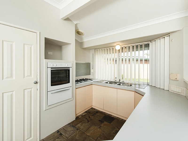 69 Sunningdale Chase, Meadow Springs WA 6210