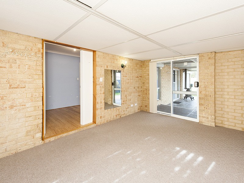 69 Sunningdale Chase, Meadow Springs WA 6210