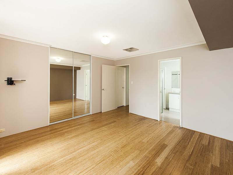 69 Sunningdale Chase, Meadow Springs WA 6210