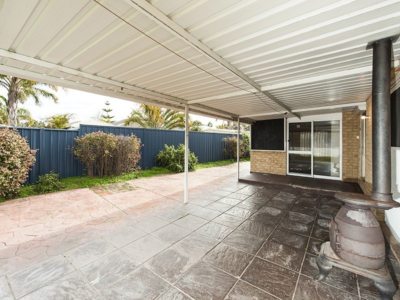 69 Sunningdale Chase, Meadow Springs WA 6210