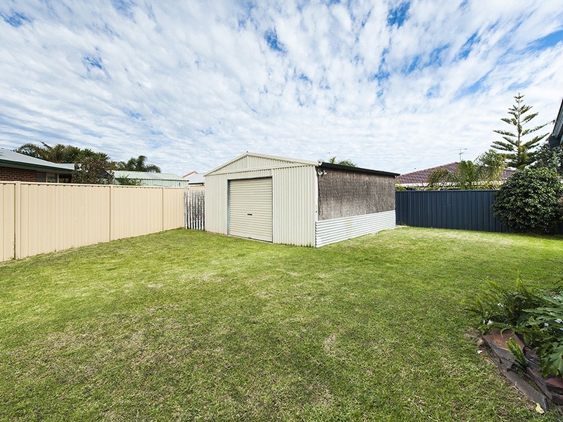 69 Sunningdale Chase, Meadow Springs WA 6210