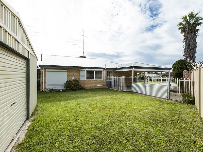 69 Sunningdale Chase, Meadow Springs WA 6210
