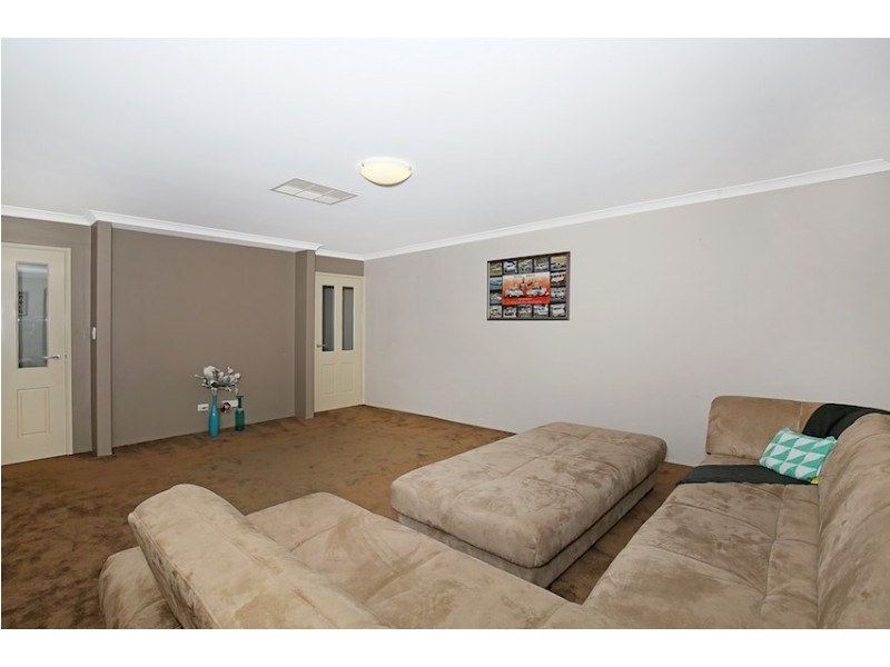 12 Blue Wren Gardens, Coodanup WA 6210