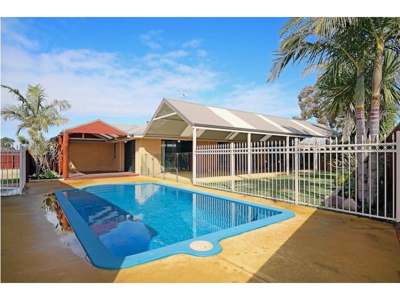 12 Blue Wren Gardens, Coodanup WA 6210